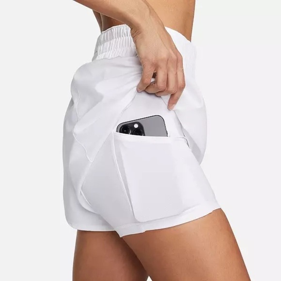 NIKE white shorts - Picture 7 of 7